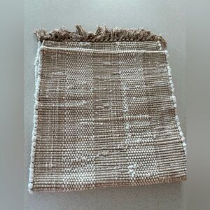Stunning Nest Table Runner
